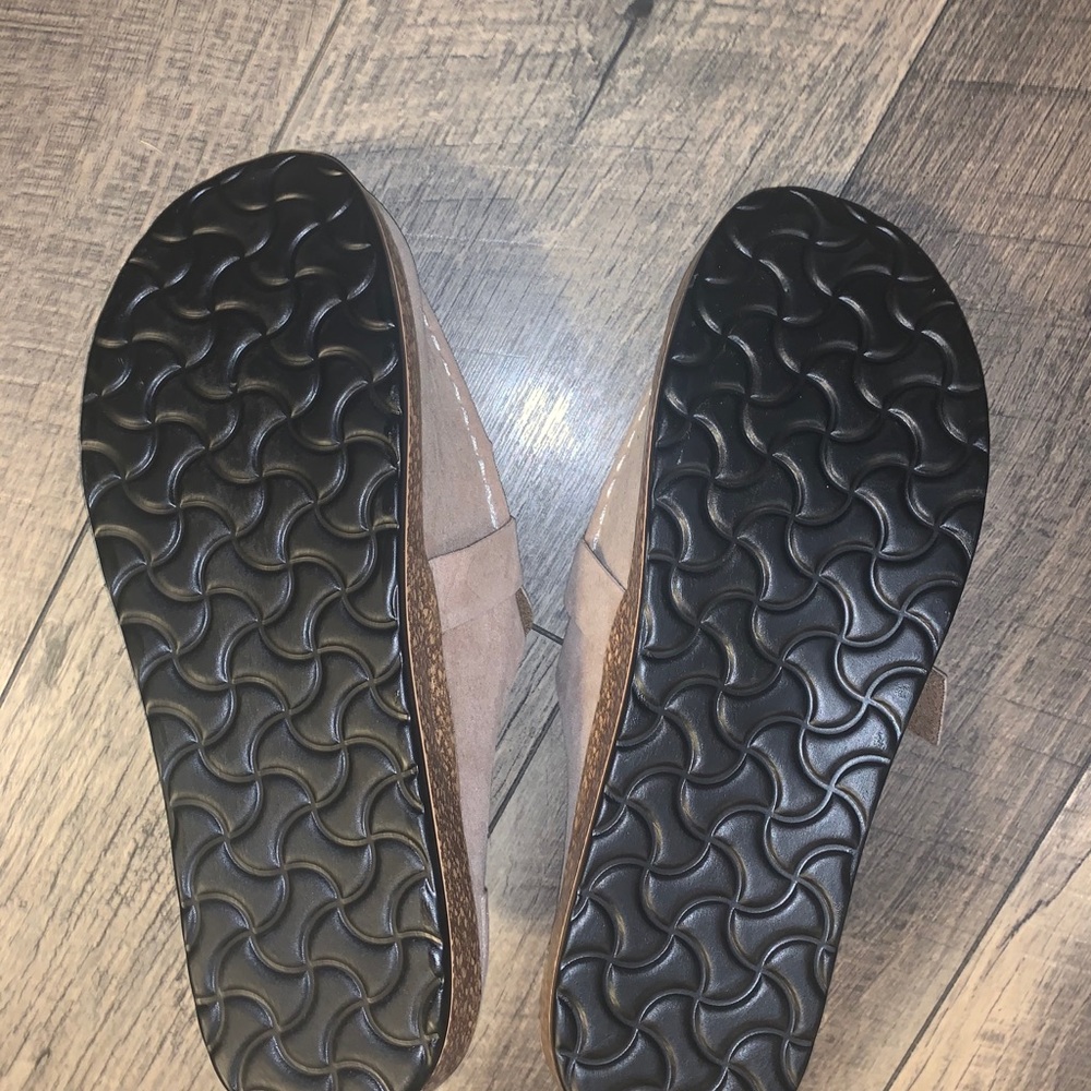 Shoes - Picture 7 of 7
